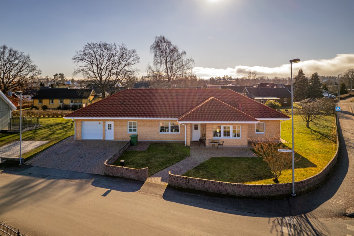 Solrosvägen 2
